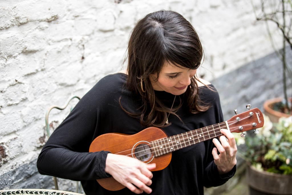 Hannah Köpf_Lonely Dancer-Gitarre_Presse